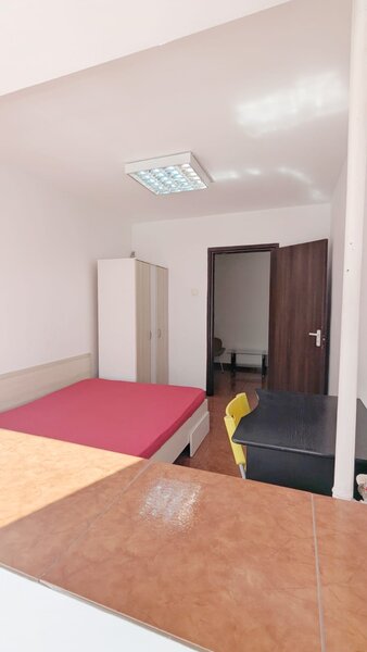 Metrou Gorjului, Apartament 3 Dormitoare 80 mp, Decomandat, 2 Bai, AC