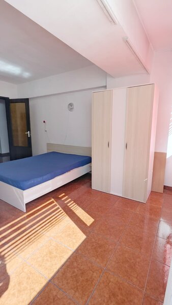 Metrou Gorjului, Apartament 3 Dormitoare 80 mp, Decomandat, 2 Bai, AC