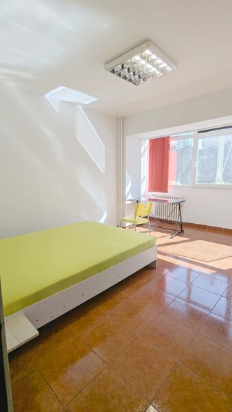 Metrou Gorjului, Apartament 3 Dormitoare 80 mp, Decomandat, 2 Bai, AC