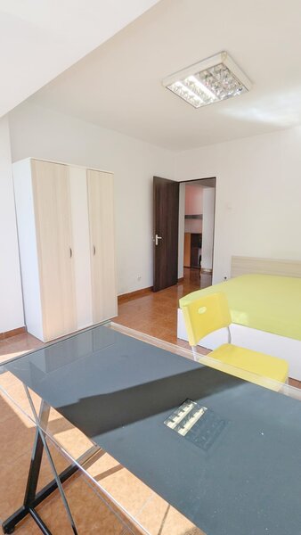 Metrou Gorjului, Apartament 3 Dormitoare 80 mp, Decomandat, 2 Bai, AC