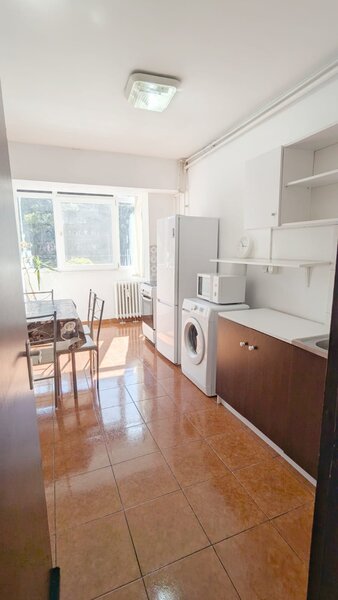 Metrou Gorjului, Apartament 3 Dormitoare 80 mp, Decomandat, 2 Bai, AC