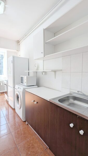 Metrou Gorjului, Apartament 3 Dormitoare 80 mp, Decomandat, 2 Bai, AC