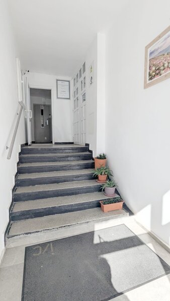 Metrou Gorjului, Apartament 3 Dormitoare 80 mp, Decomandat, 2 Bai, AC